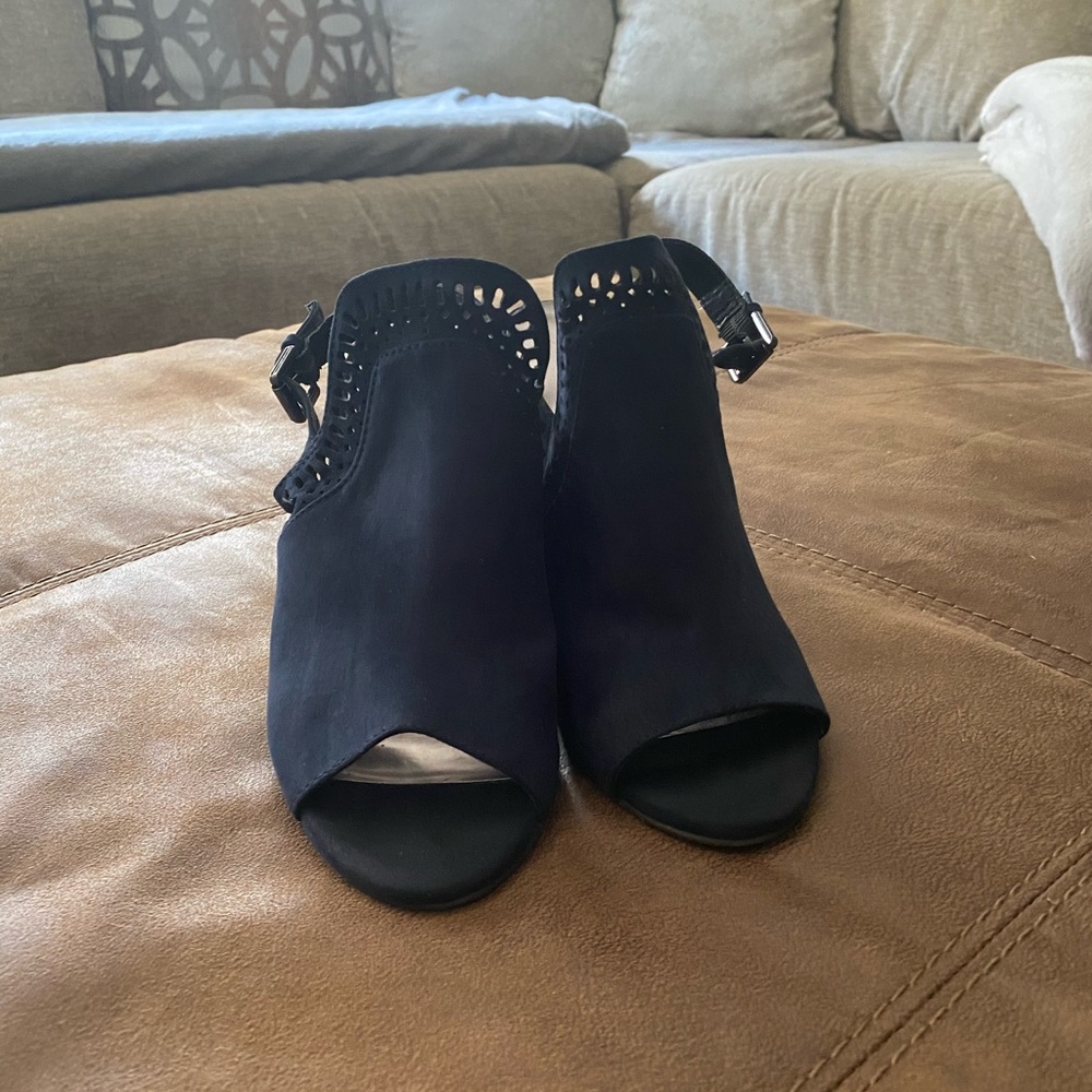 Block heel sandal